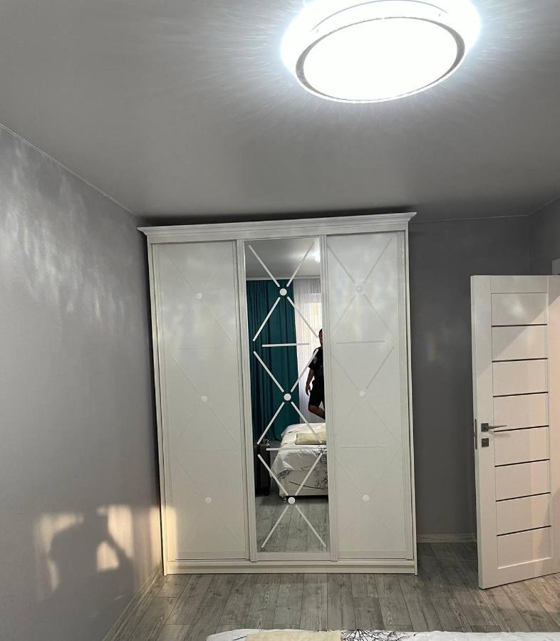 Стильная Квартира На Позняках Газ И Низкий Этаж Kiev Exterior foto