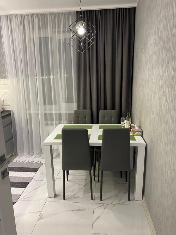Стильная Квартира На Позняках Газ И Низкий Этаж Kiev Exterior foto